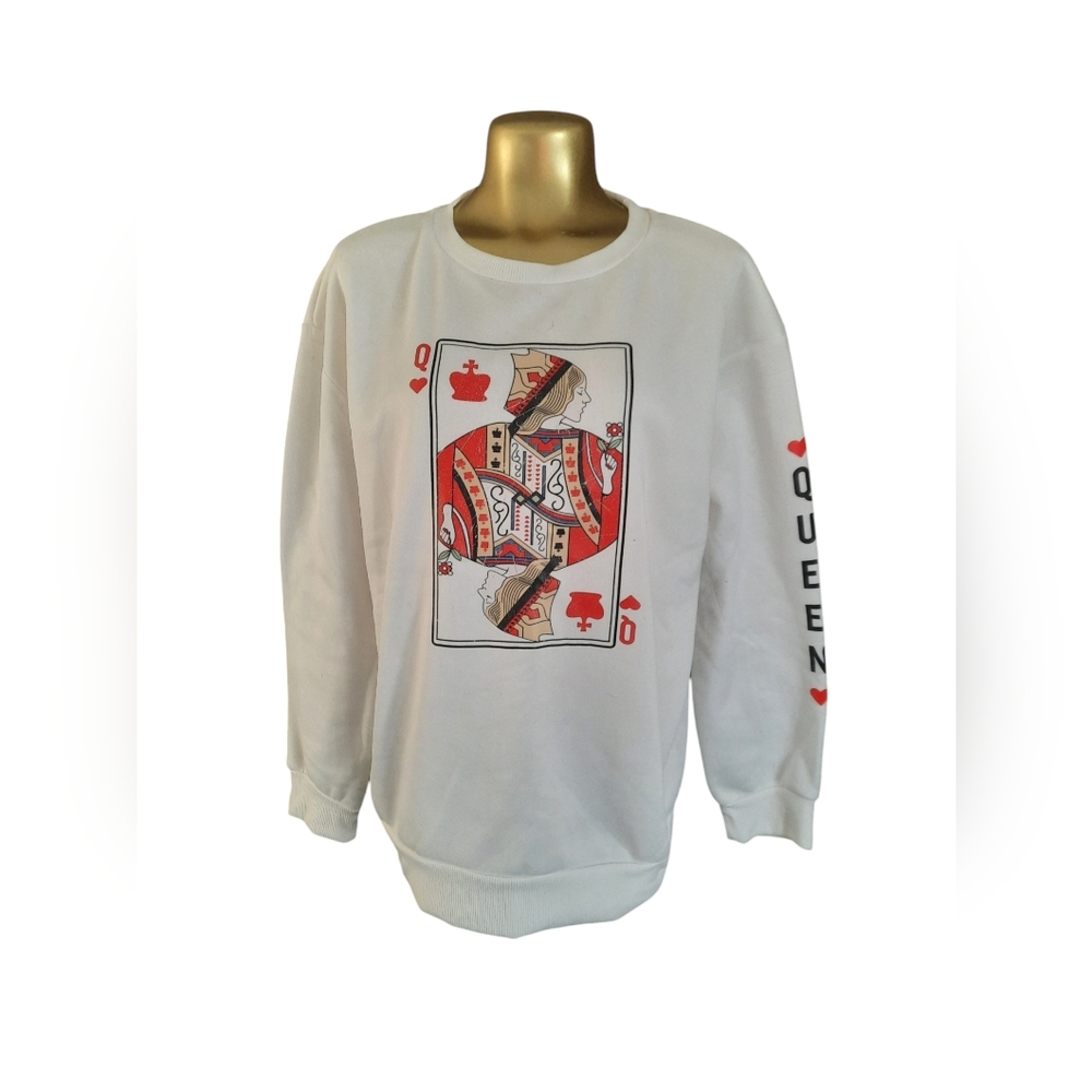 NWOT SHEIN crew neck queen of hearts shirt.‎